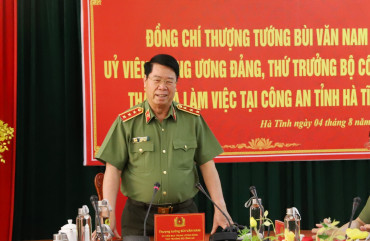 Thứ trưởng Bùi Văn Nam  thăm và làm việc tại Công an tỉnh Hà Tĩnh